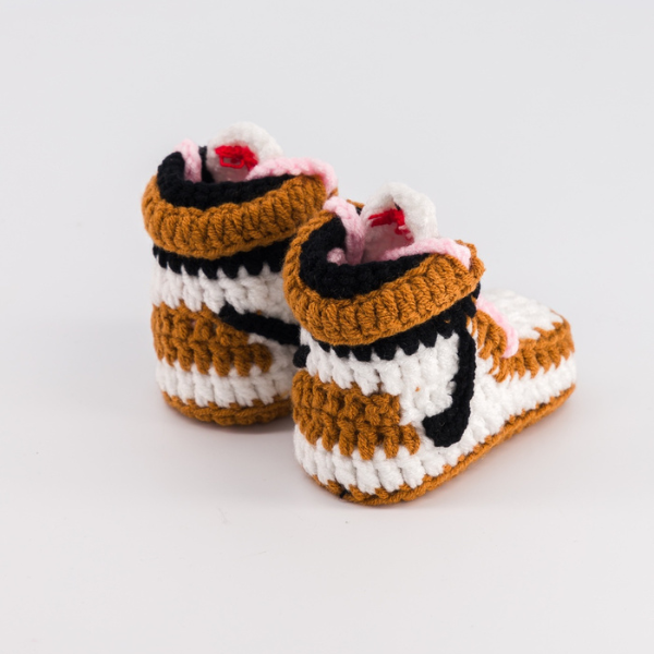 Baby Crochet Sneakers - AJ1 Travis Scott - Baby Sneakers Shop - unisex baby crochet shoes